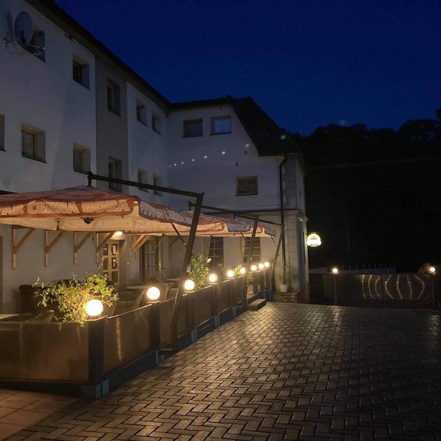 Penzion Pod Hůrkou Hradecna Exteriér fotografie